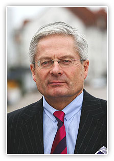 Dr. Dietrich Plewa, Fachanwalt Medizinrecht, Schwerpunkt Pferdrecht